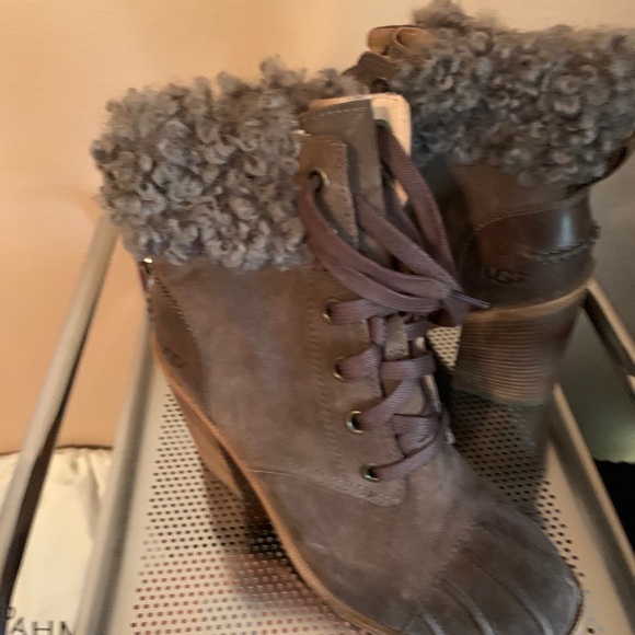 Ugg Jaxon lace boots - Picture 6 of 10